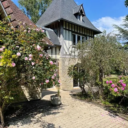 Дом отдыха La Tourelle Avec Piscine Chauffee - 5 Mn De La Et Cabourg *